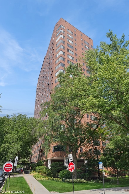 3100 N Lake Shore Dr Unit 1810, Chicago, IL 60657