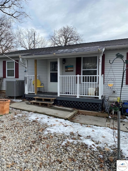 28735 White Oak St, Warsaw, MO 65355