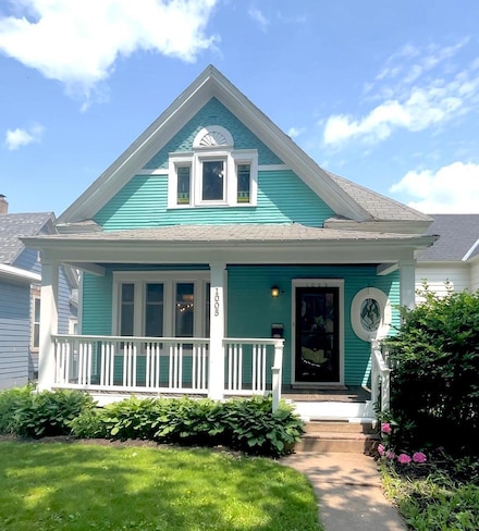 1005 Mclean Ave, Saint Paul, MN 55106