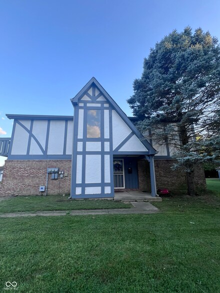 3674 Newgate Ln, Indianapolis, IN 46235