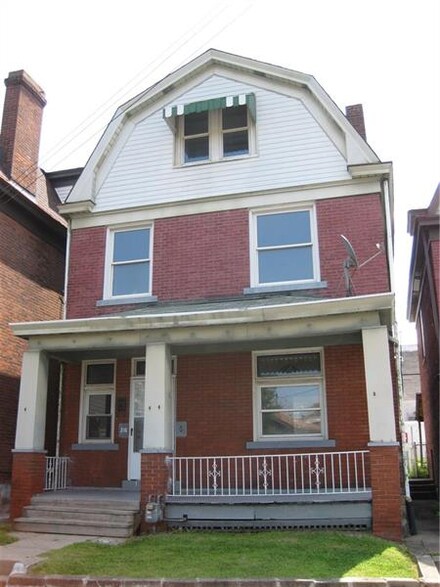 216 Amanda Ave, Pittsburgh, PA 15210