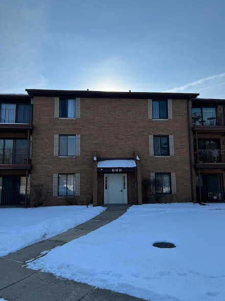 669 N Briar Hill Ln Unit 3, Addison, IL 60101