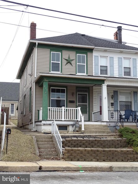 220 E Maple St, Dallastown, PA 17313