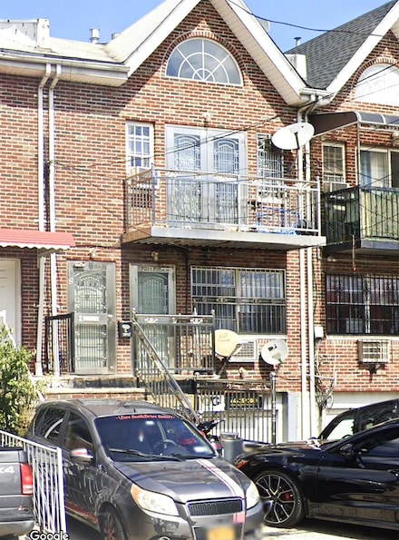 70-17 45th Ave Unit 2 Family, Woodside, NY 11377