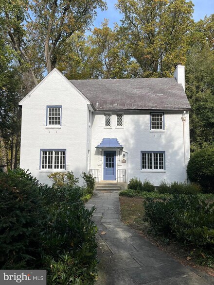 4939 Quebec St NW, Washington, DC 20016