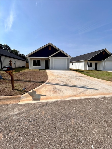 390 Alexander St, Kilgore, TX 75662