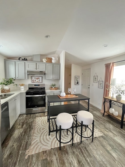 121 Hedy Ln, Davis, CA 95618