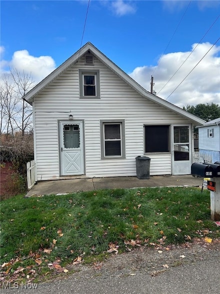 6813 Superior Rd SE, Uhrichsville, OH 44683