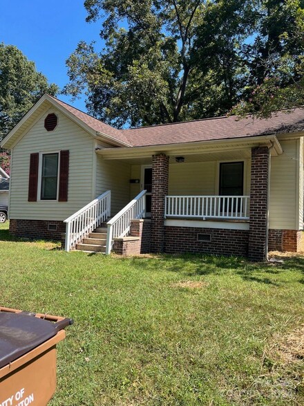 510 N Flint St, Lincolnton, NC 28092