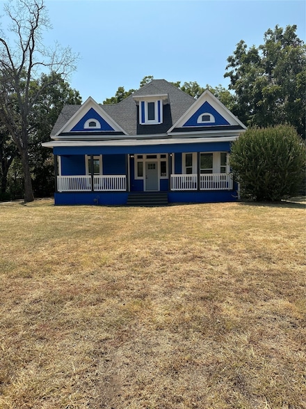 605 S Fordyce St, Blooming Grove, TX 76626