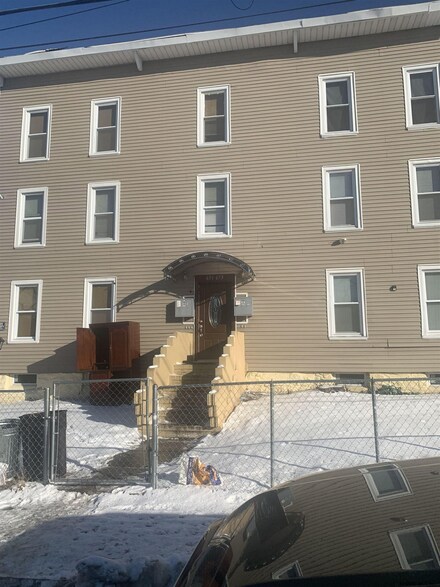 651 Lansing St, Schenectady, NY 12303