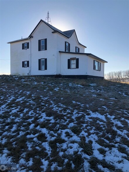 2156 Hi and Dry Rd, Creston, IA 50801
