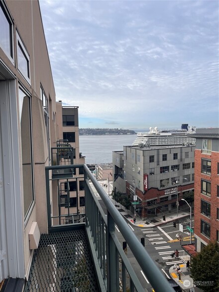 2030 Western Ave, Seattle, WA 98121