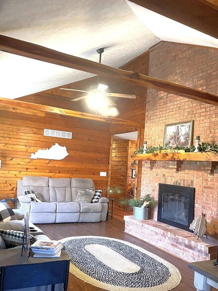 716 Winterhaven Ln, Frankfort, KY 40601
