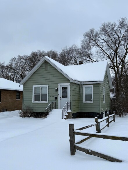 1951 Crowley St, Muskegon, MI 49441