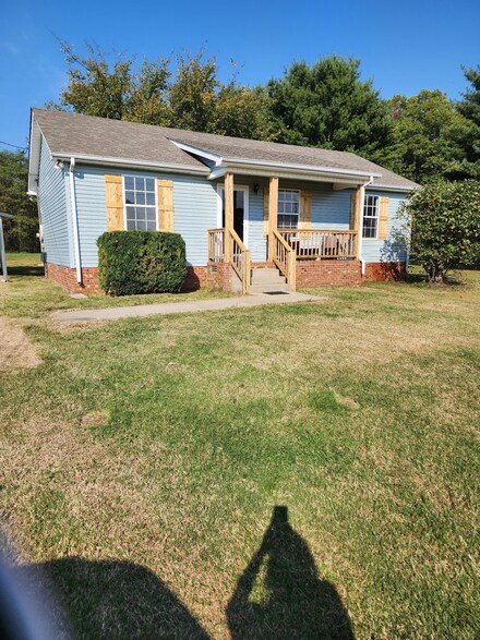 1001 E Evelyn Ct, Portland, TN 37148