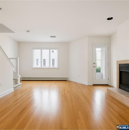500 Catherine St Unit 3, Fort Lee, NJ 07024