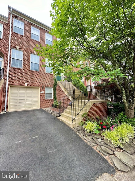 5516 Jowett Ct, Alexandria, VA 22315