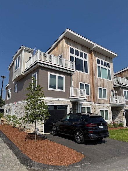 28 Vantagepoint Dr Unit 1, Laconia, NH 03246
