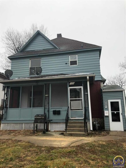 1529 SW Polk St, Topeka, KS 66612