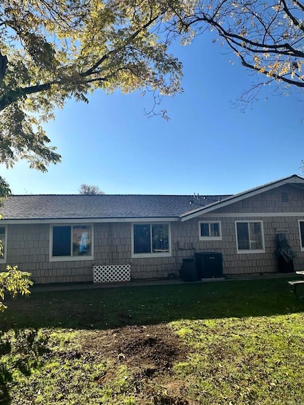 2758 Kauana Loa Dr, Escondido, CA 92029