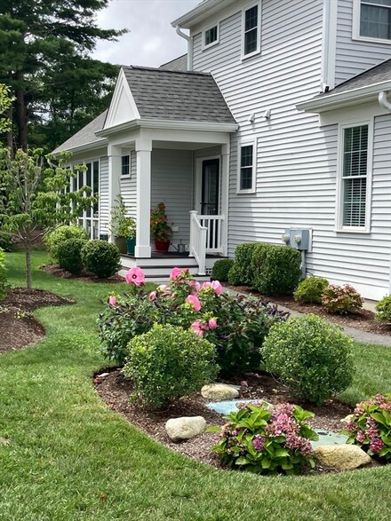 14 Danforth Ln Unit 14, Plymouth, MA 02360