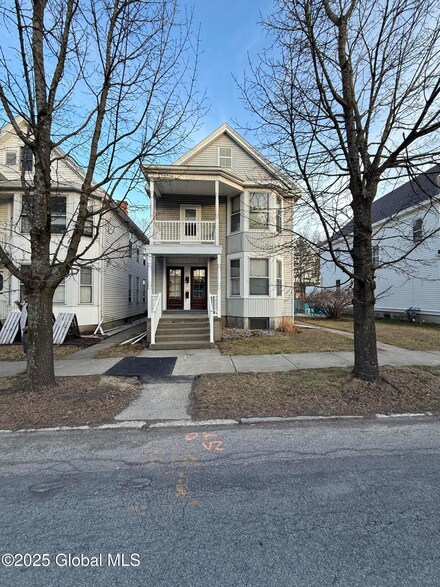 109 Third St, Waterford, NY 12188