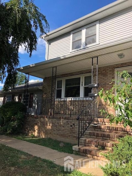 19 Jill Ct, Edison, NJ 08817