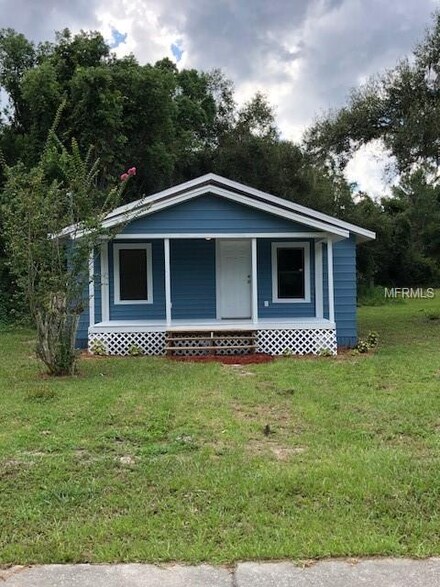 472 Church St, Lake Helen, FL 32744