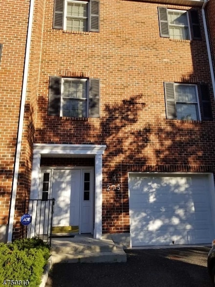 275 Pompton Ave, Cedar Grove, NJ 07009
