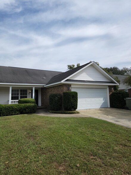 3411 Landmark Dr, Sumter, SC 29154