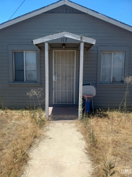 113 1/2 Harris Dr, Bakersfield, CA 93308