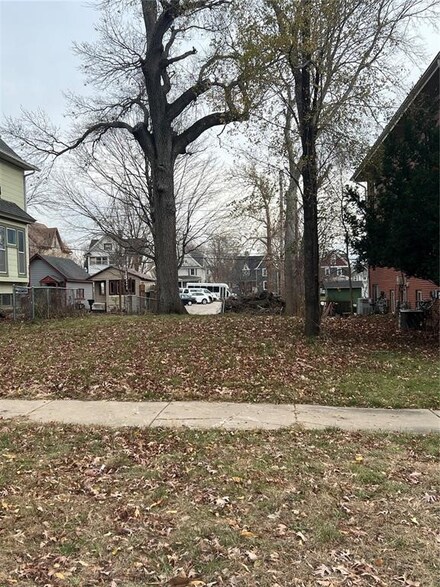 1719 C Ave NE, Cedar Rapids, IA 52402