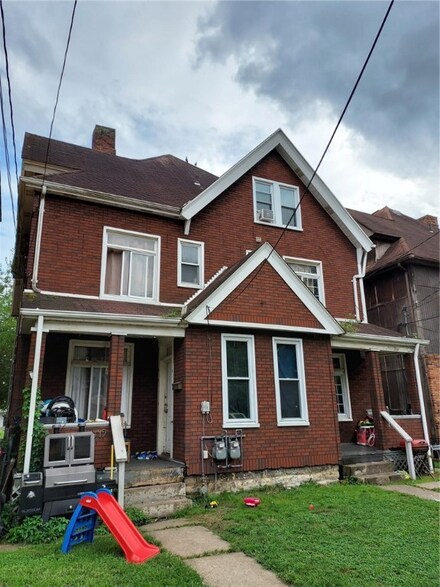447-449 3rd St, Pitcairn, PA 15140