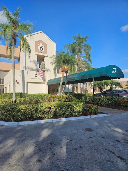 7462 Fairfax Dr Unit 305, Tamarac, FL 33321