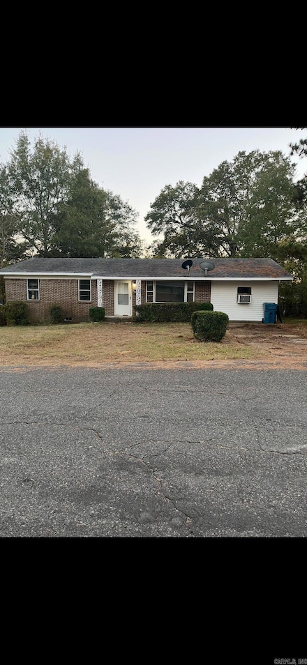 1911 Robert e Lee St, Malvern, AR 72104