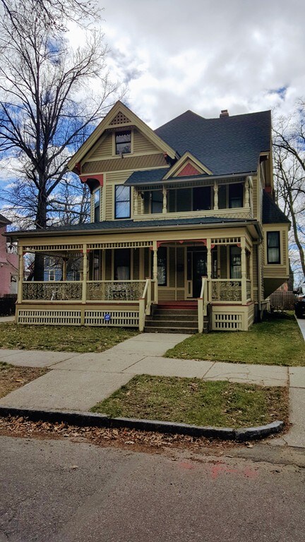 198 Florida St, Springfield, MA 01109