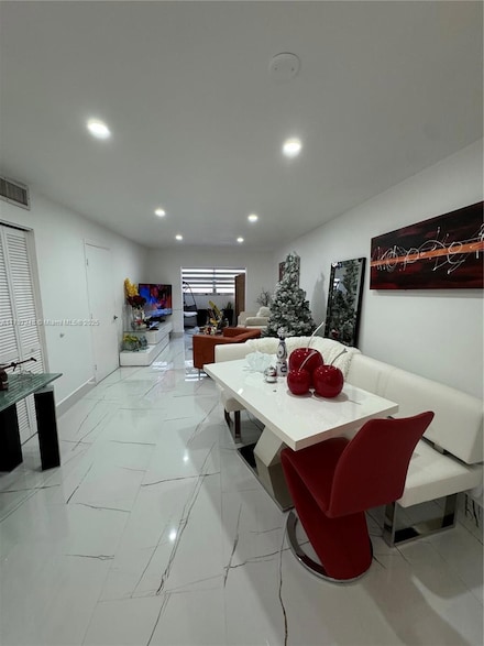 6055 W 19th Ave Unit 216, Hialeah, FL 33012