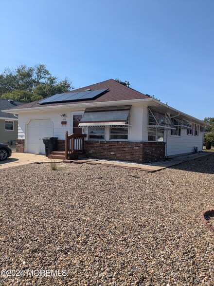 1738 Yorktowne Blvd, Toms River, NJ 08753