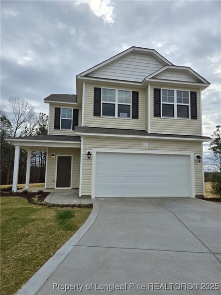 101 Onslow Ct, Spring Lake, NC 28390