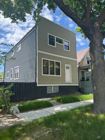 7846 S Saint Lawrence Ave, Chicago, IL 60619