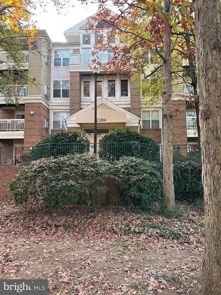 2204 Westcourt Ln Unit 313, Herndon, VA 20170