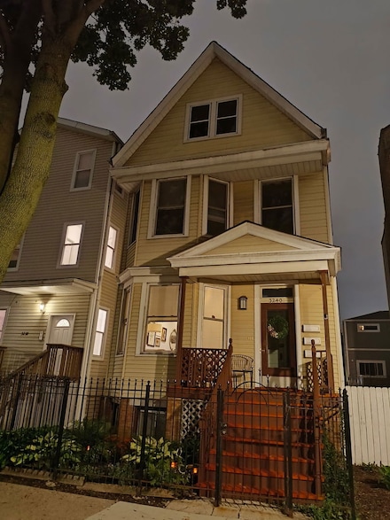 3240 N Whipple St Unit 2, Chicago, IL 60618