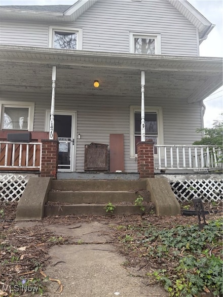 1470 Saint Elmo Ave NE, Canton, OH 44705