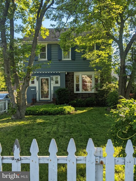 502 Parkway Ave, Ewing, NJ 08618
