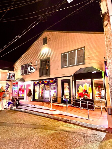 293 Commercial St Unit 3, Provincetown, MA 02657