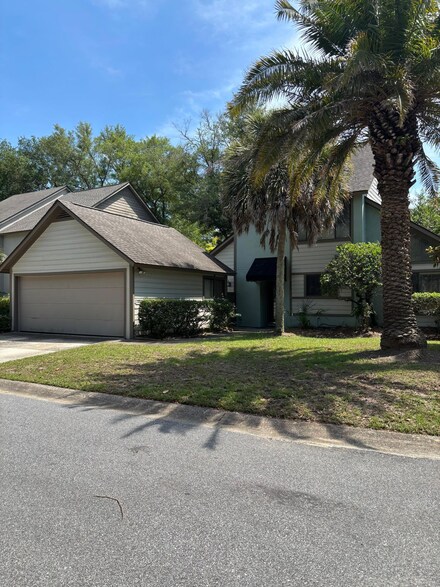322 Pelican Place, Mount Pleasant, SC 29464