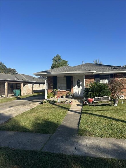 4819 Zenith St, Metairie, LA 70001