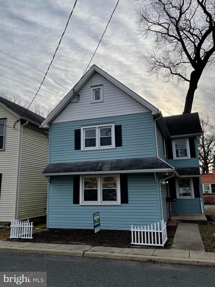 4 East Ave, Pitman, NJ 08071