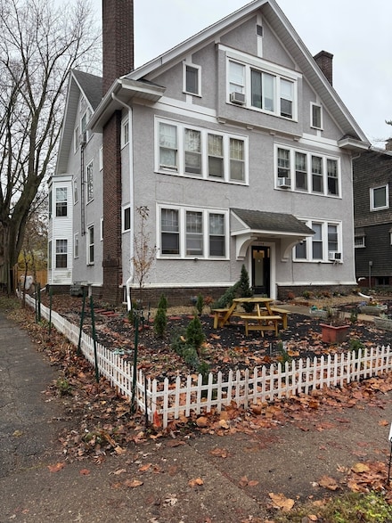 709 W Nevada St, Urbana, IL 61801